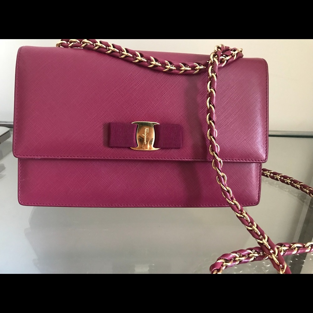 ⚡️👛 Salvatore Ferragamo Medium Ginny Flap Bag